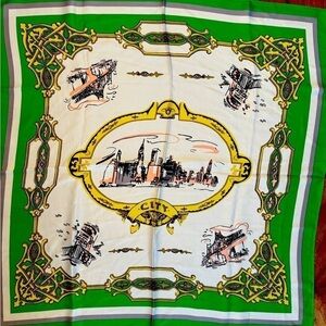 Vintage Unbranded Green and Cream CITY Skyline Square Scarf 26" x 27.5"